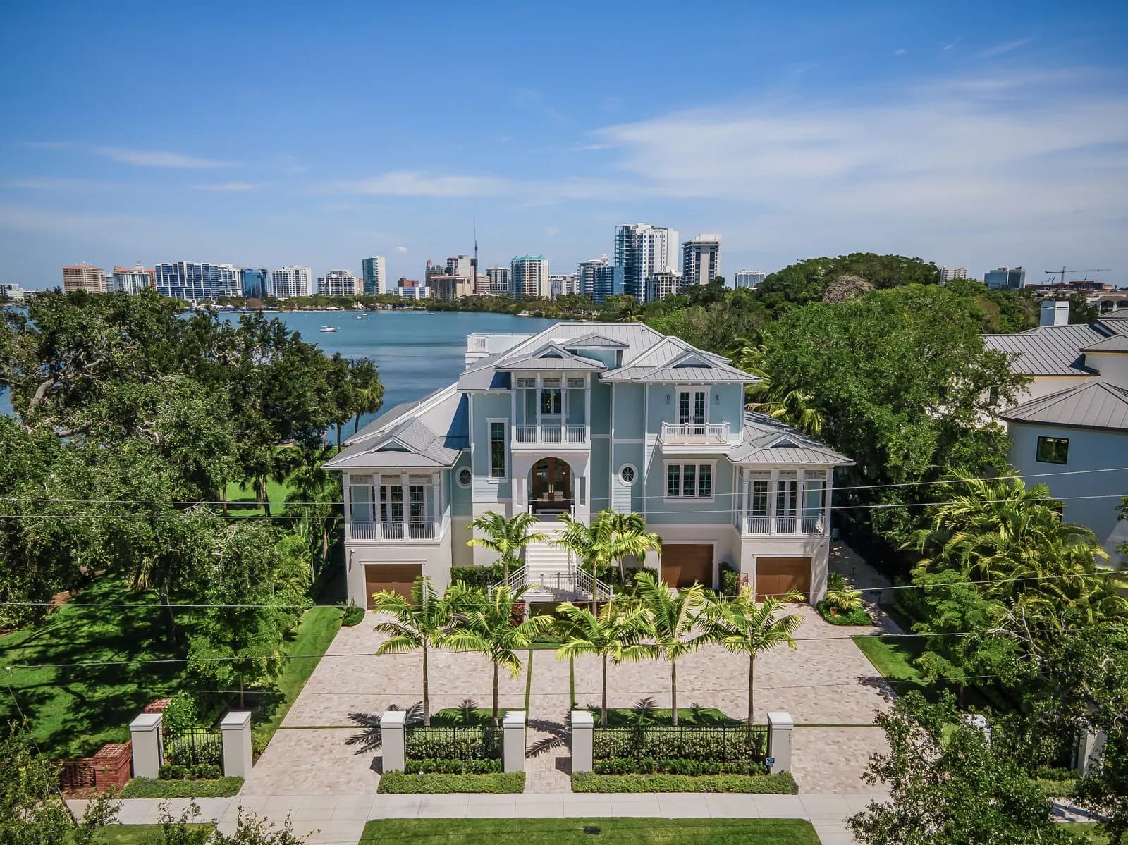 Bayfront Blues, a coastal home built by Voigt Brothers Construction