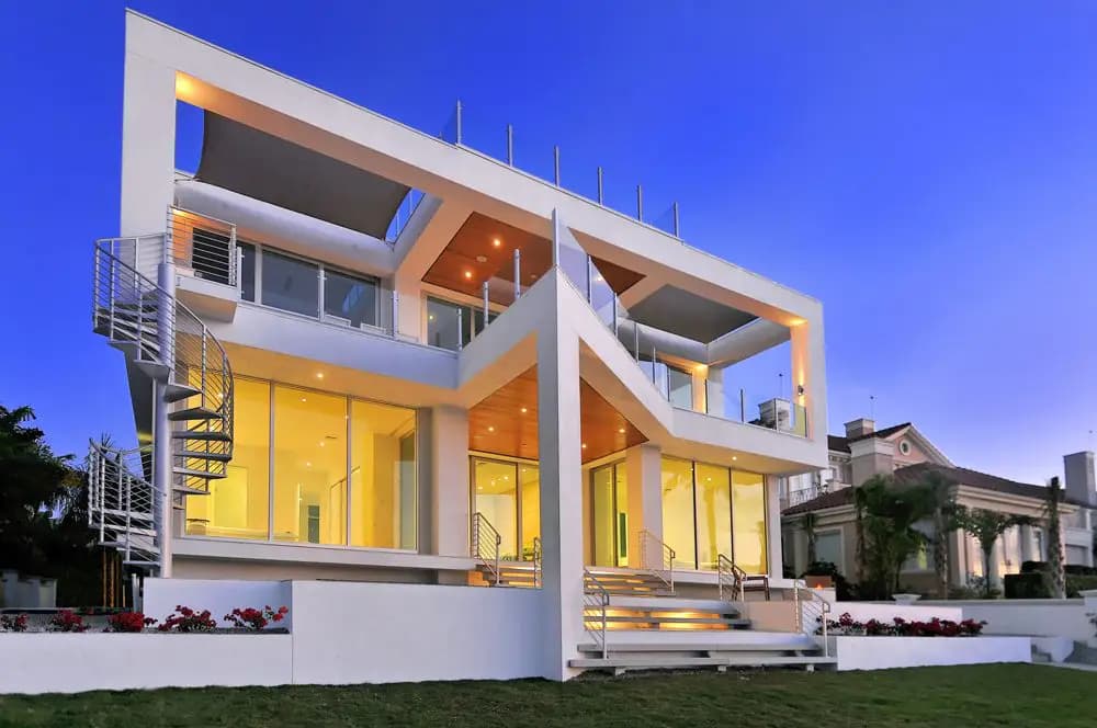 Picture Frame House, view 2
