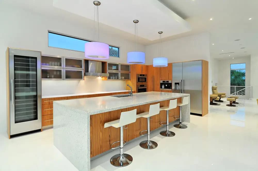 Picture Frame House, view 3