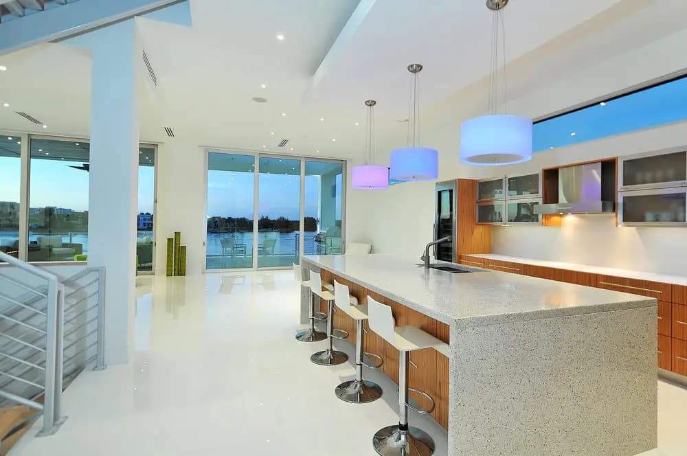 Picture Frame House, view 4