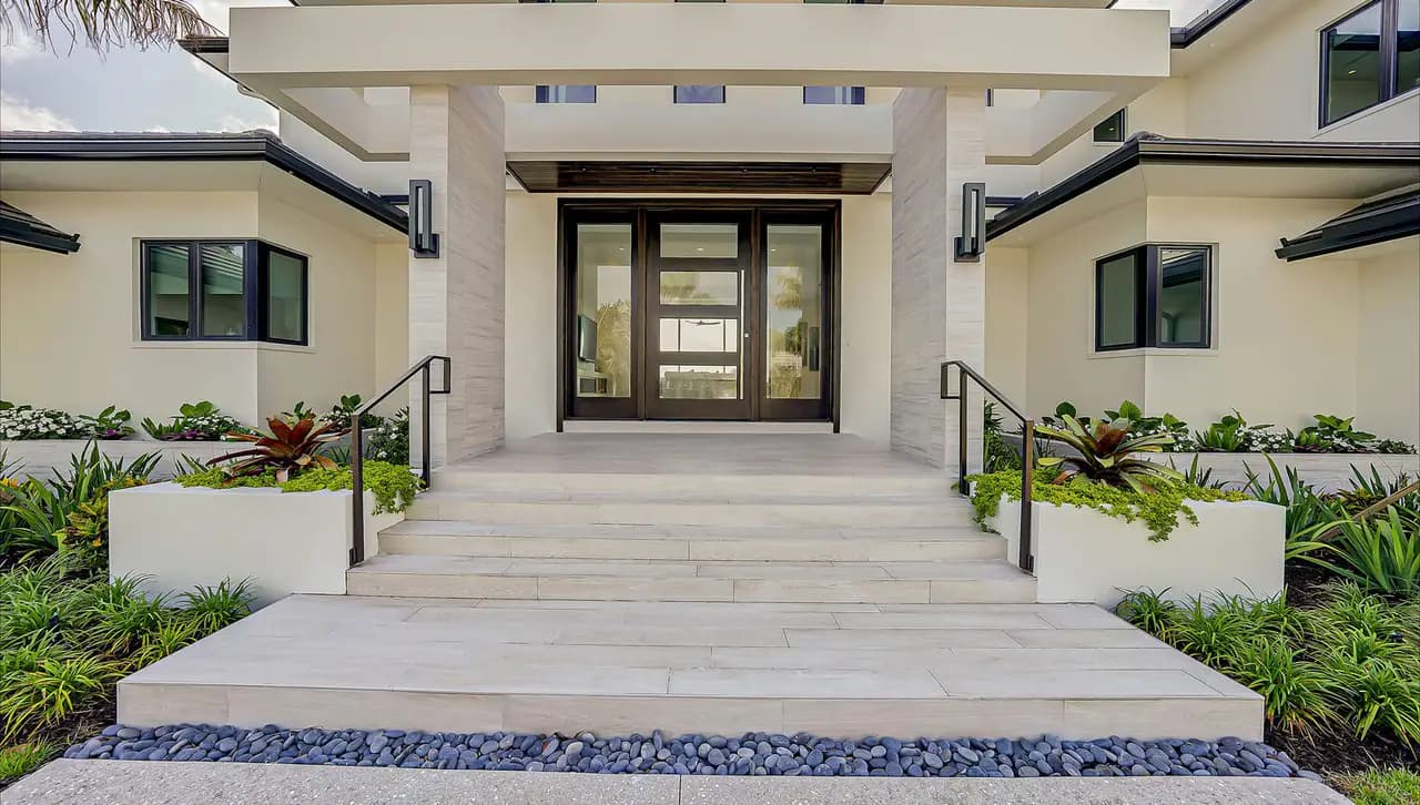 Robin Drive Residence, view 3