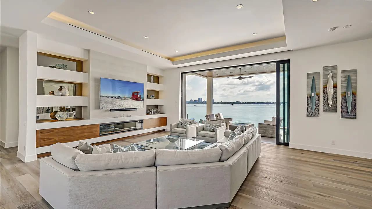 Robin Drive Residence, view 6