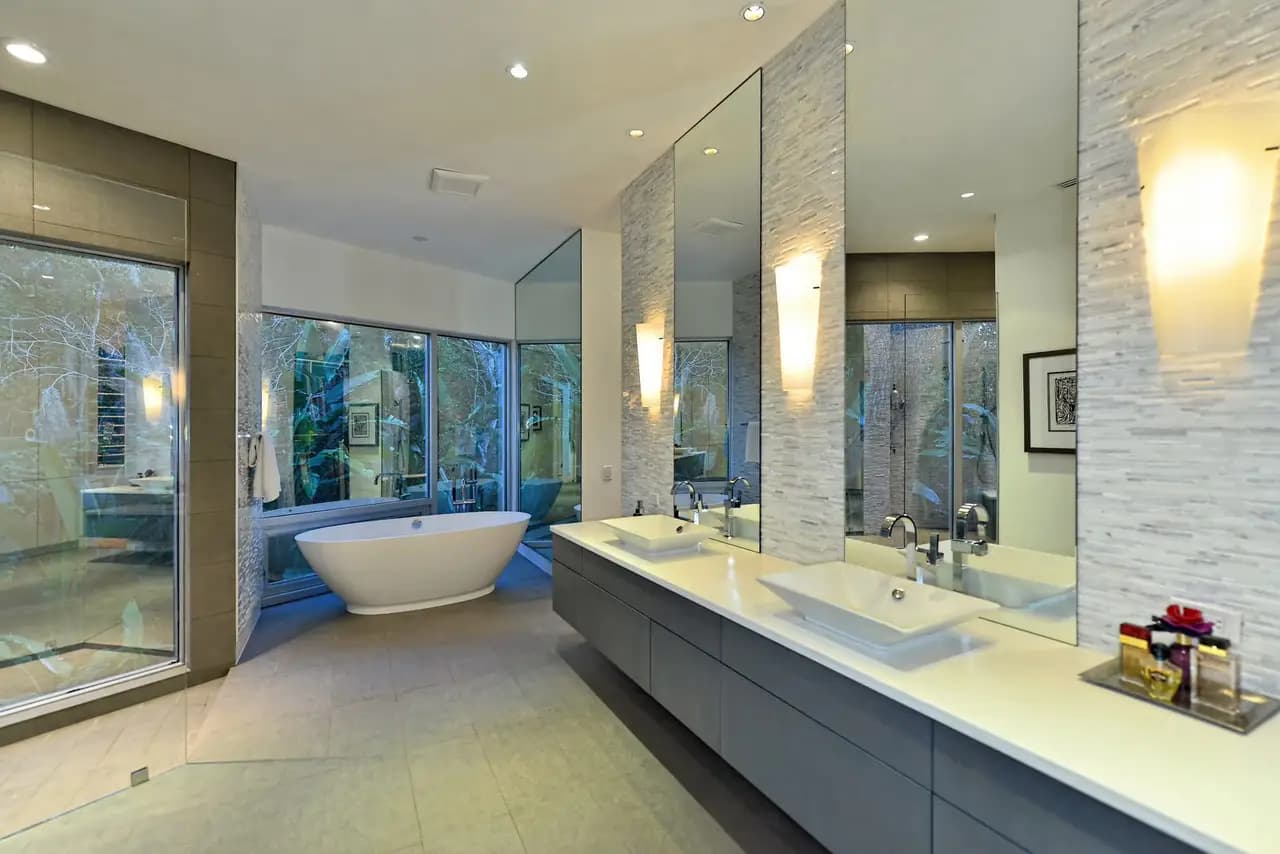 Thirty Oaks, view 4
